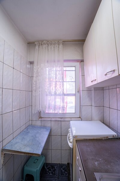 Dristor, Ramnicu Valcea, garsoniera la parter cu balcon