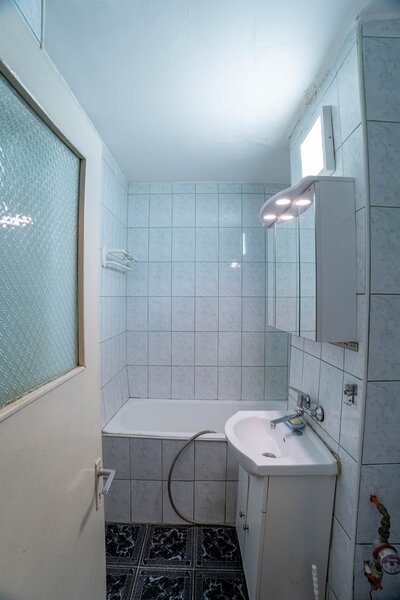 Dristor, Ramnicu Valcea, garsoniera la parter cu balcon